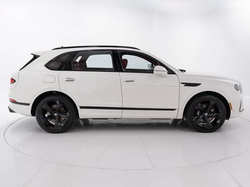 Certified 2023 Bentley Bentayga AWD/4WD image 6