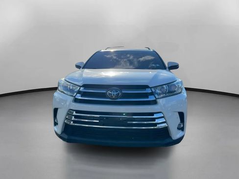 Used 2019 Toyota Highlander Limited Platinum AWD/4WD image 3