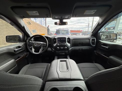Used 2022 GMC Sierra 1500 Elevation w/ Preferred Package image 9