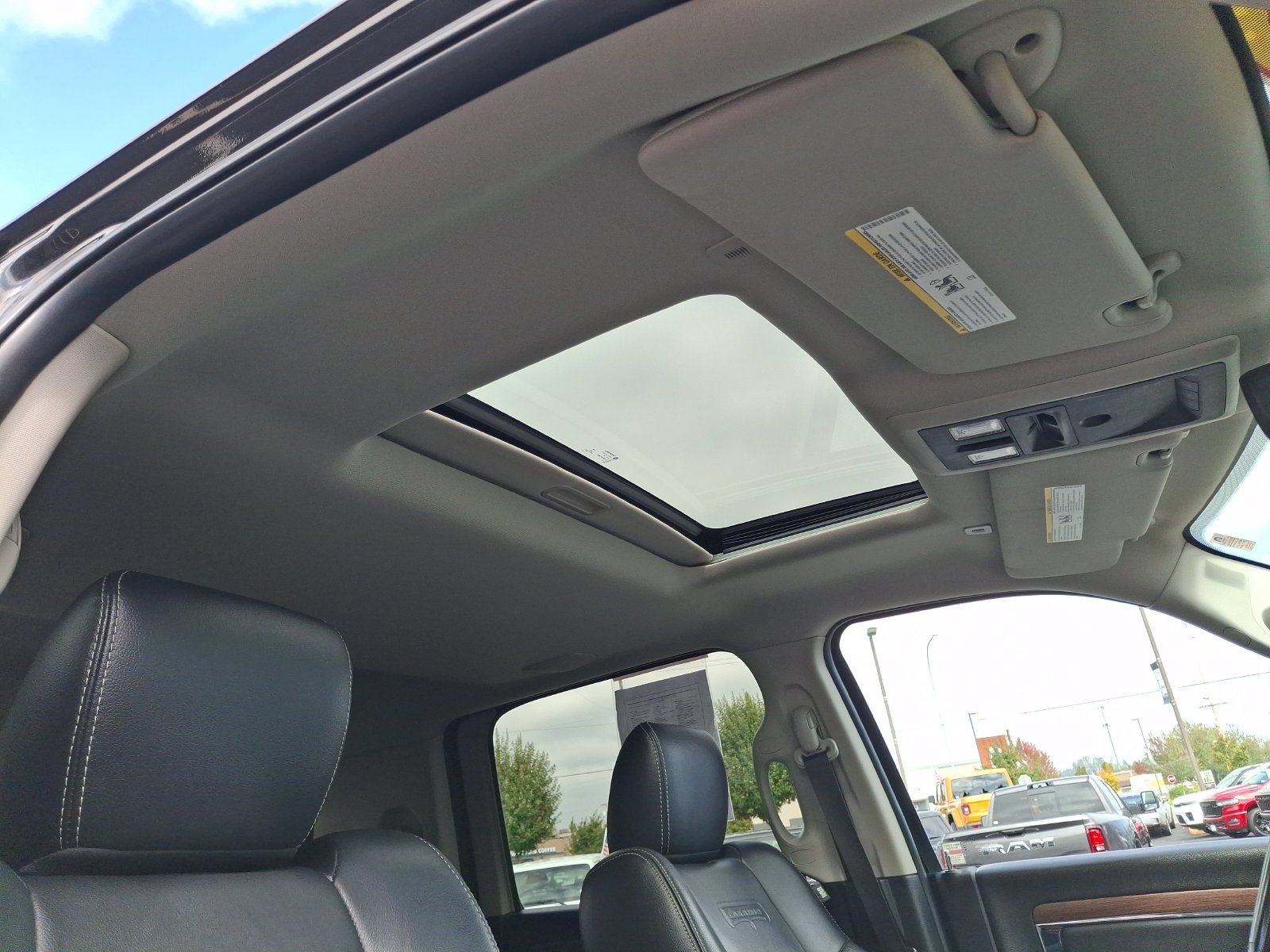 Used 2018 RAM 2500 Laramie w/ Convenience Group AWD/4WD image 25