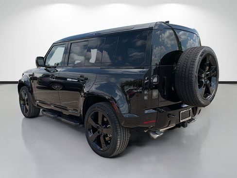 New 2026 Land Rover Defender 110 X-Dynamic SE AWD/4WD image 3