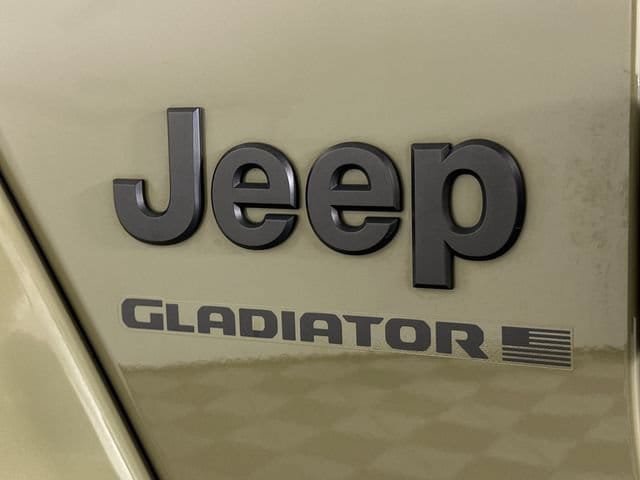 Used 2025 Jeep Gladiator Sport AWD/4WD image 32