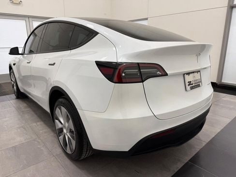 Used 2024 Tesla Model Y Long Range image 4