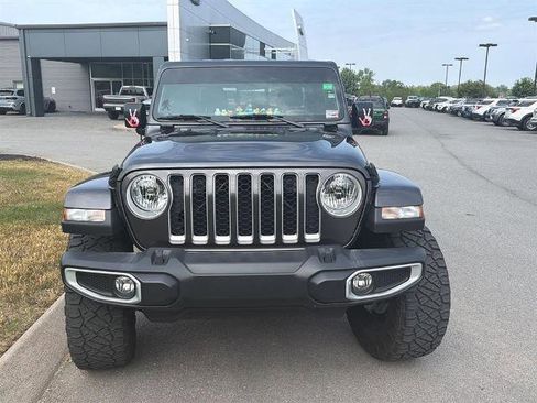 Used 2022 Jeep Gladiator Overland w/ Popular Equipment Package AWD/4WD image 2