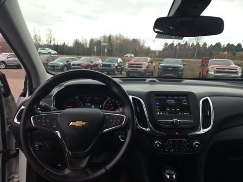 Used 2020 Chevrolet Equinox LT image 16