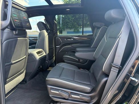 Used 2024 Cadillac Escalade Premium Luxury w/ LPO, Floor Liner Package AWD/4WD image 19