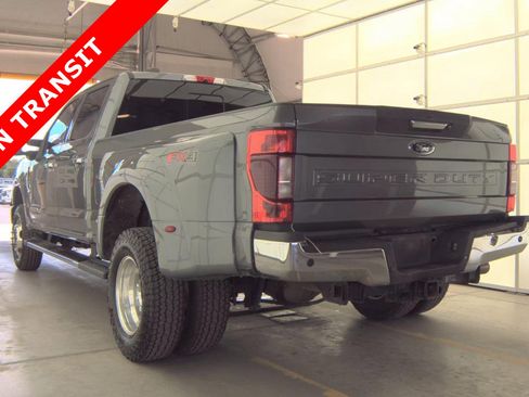 Used 2022 Ford F350 Lariat w/ Chrome Package image 5