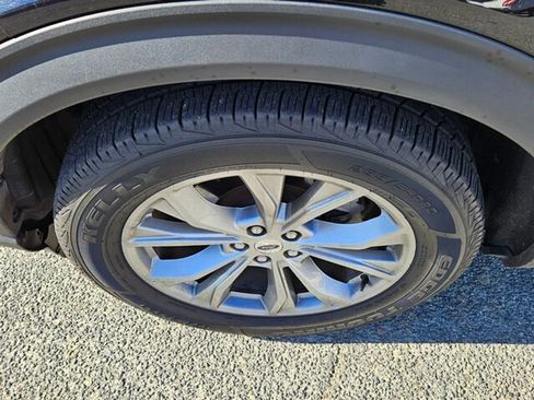 Certified 2023 Ford Explorer Limited w/ Equipment Group 301A RWD image 19