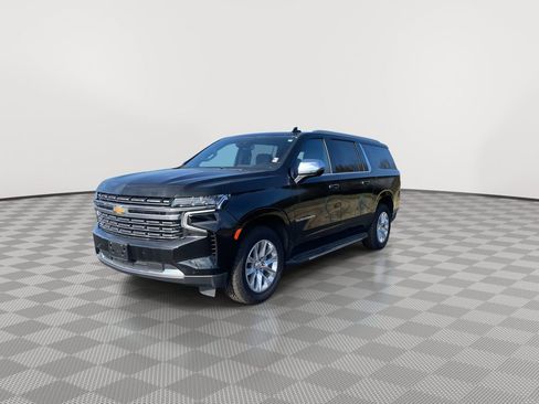 Used 2024 Chevrolet Suburban Premier image 4