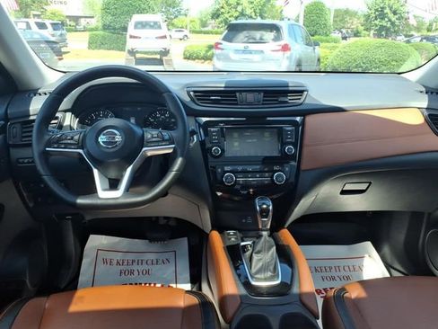 Used 2019 Nissan Rogue SL w/ Premium Package AWD/4WD image 9