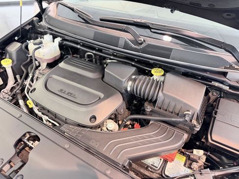 Used 2026 Chrysler Pacifica Limited FWD image 54