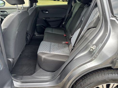 Used 2023 Nissan Rogue SV image 10