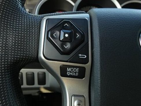 Used 2014 Toyota Tacoma PreRunner w/ SR5 Package image 25