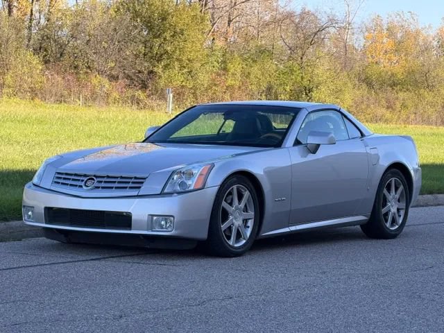 Used 2007 Cadillac XLR RWD image 11
