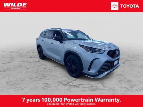 Certified 2025 Toyota Highlander XSE AWD/4WD image 3