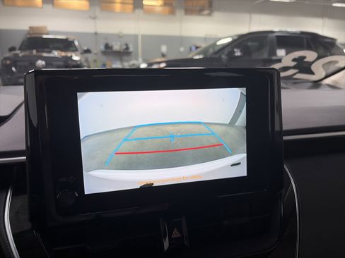 Used 2023 Toyota Corolla LE image 19