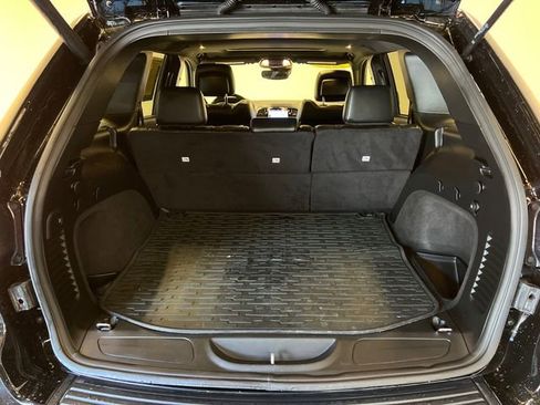 Used 2020 Jeep Grand Cherokee Altitude image 5