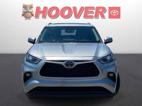 Used 2023 Toyota Highlander XLE FWD image 6