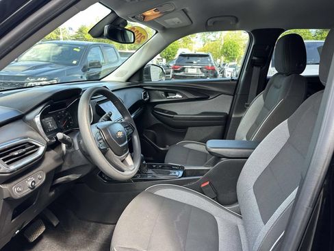 Used 2023 Chevrolet TrailBlazer LT w/ Convenience Package AWD/4WD image 12