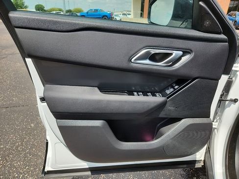 Used 2025 Land Rover Range Rover Velar Dynamic SE image 12