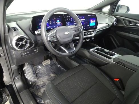 Used 2025 Chevrolet Equinox EV LT image 20