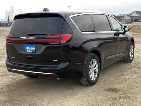 New 2026 Chrysler Pacifica Select image 14