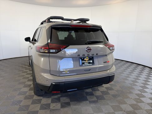 Used 2025 Nissan Rogue SV w/ Rock Creek Premium Package image 8