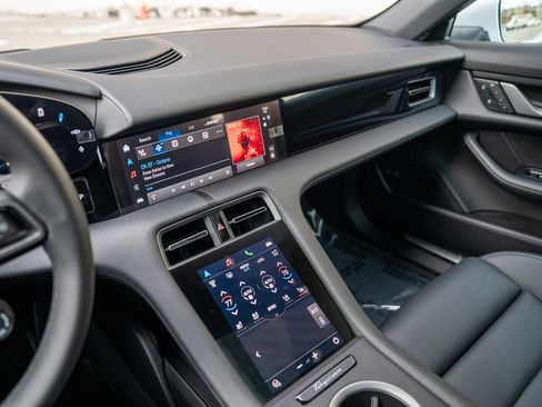 Used 2025 Porsche Taycan image 16