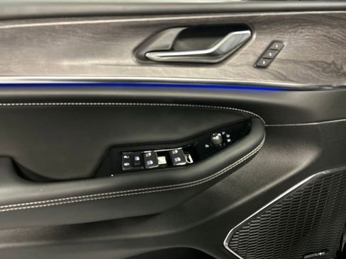 Used 2024 Jeep Grand Cherokee Overland image 14