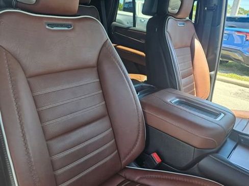 Used 2023 GMC Yukon Denali Ultimate AWD/4WD image 26