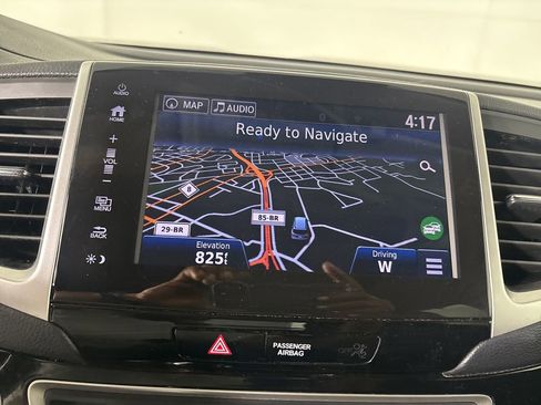 Used 2017 Honda Pilot Touring image 23