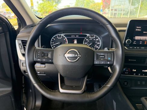 Used 2025 Nissan Rogue SV AWD/4WD image 30