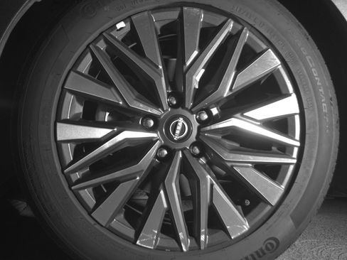 Used 2025 Nissan Altima 2.5 SV FWD image 12
