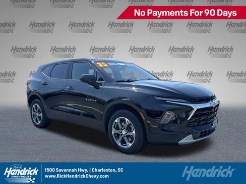 Used 2025 Chevrolet Blazer LT AWD/4WD image 1