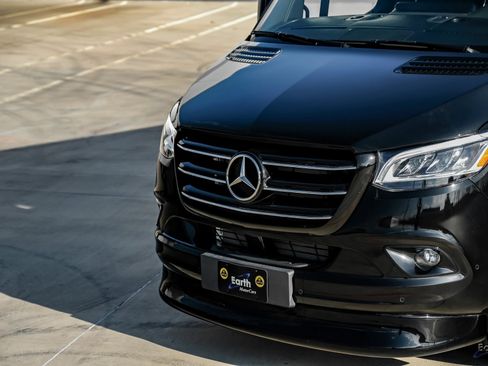 Used 2024 Mercedes-Benz Sprinter 3500 image 26