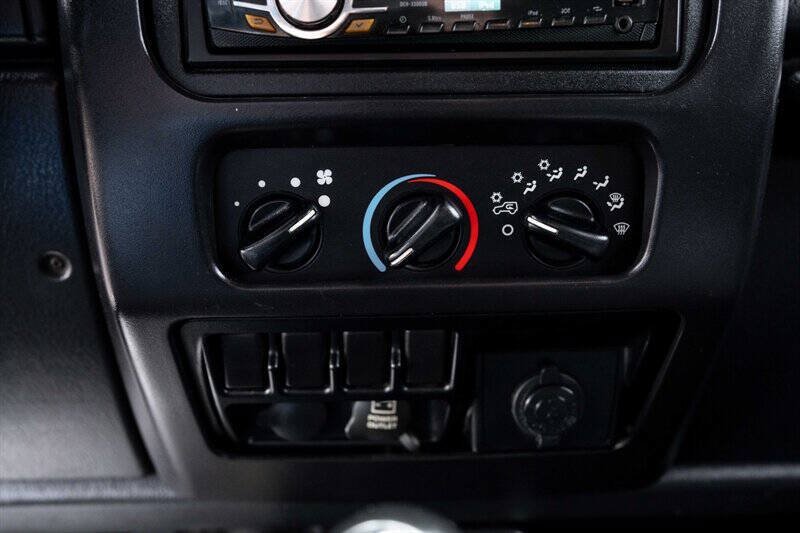 Used 2006 Jeep Wrangler X w/ Tire & Wheel Group (Ecco) AWD/4WD image 14