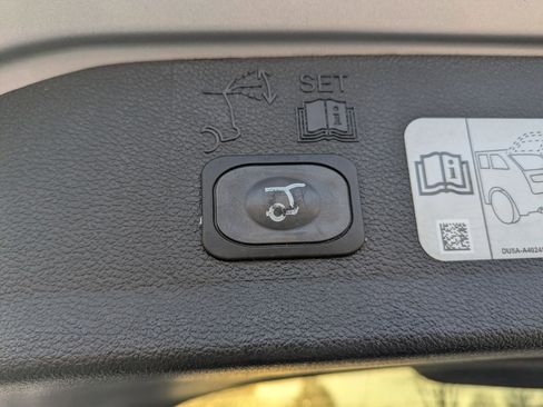 Used 2019 Ford Escape Titanium AWD/4WD image 29