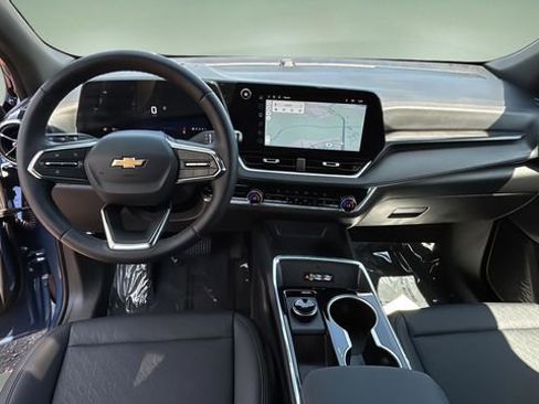 Used 2026 Chevrolet Equinox LT w/ Convenience Package II image 17