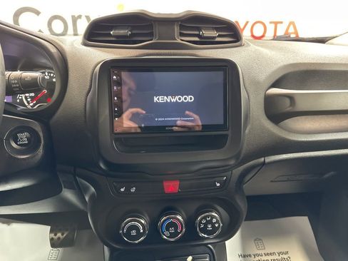 Used 2016 Jeep Renegade Latitude w/ Cold Weather Group image 31