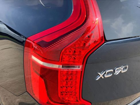Used 2022 Volvo XC90 T6 Momentum w/ Advanced Package AWD/4WD image 28