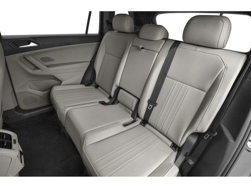 Certified 2022 Volkswagen Tiguan SE R-Line FWD image 9