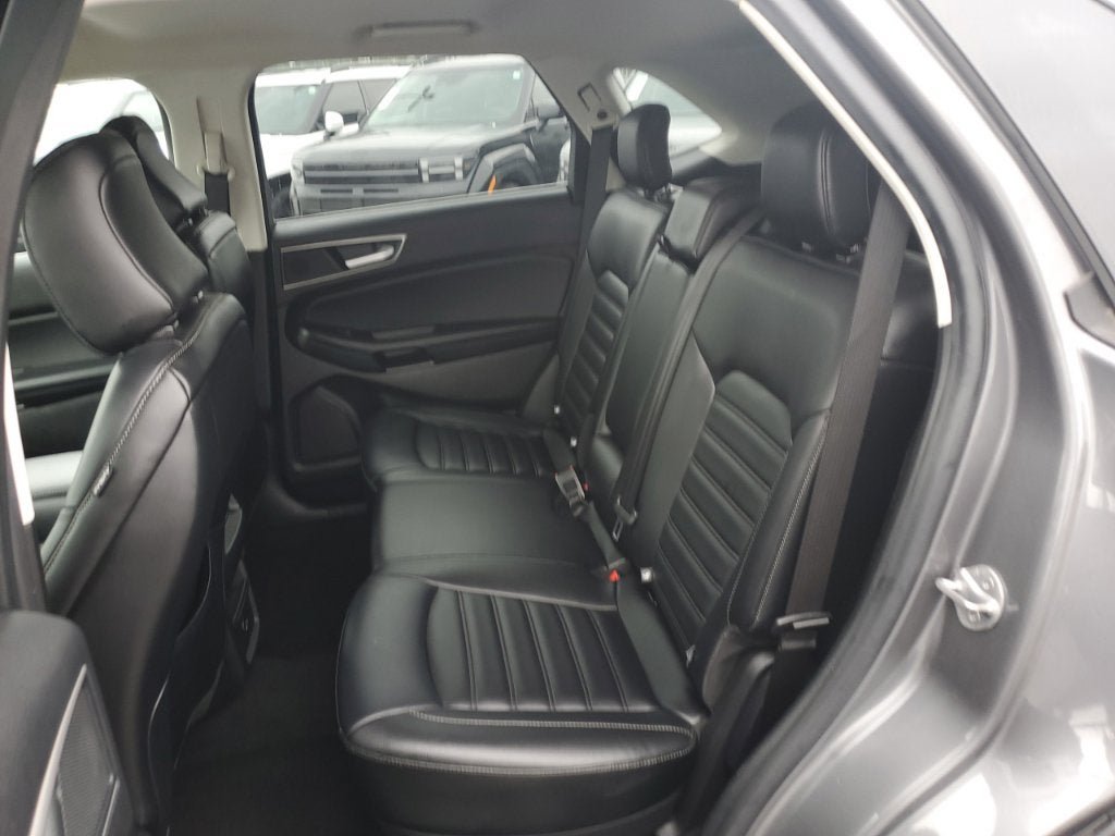 Used 2022 Ford Edge SEL AWD/4WD image 34