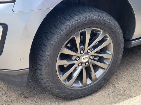 Used 2020 Ford Expedition Limited w/ Equipment Group 301A AWD/4WD image 20