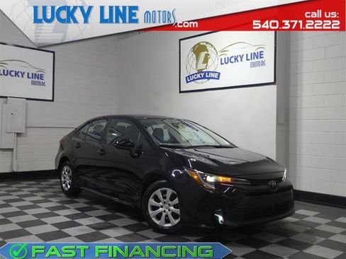 Used 2025 Toyota Corolla LE FWD image 1