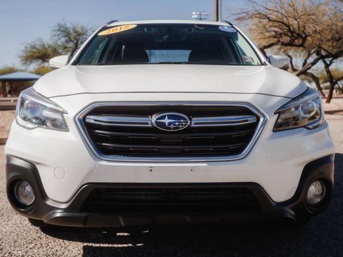 Used 2018 Subaru Outback 3.6R Touring image 2