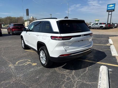 Used 2024 Jeep Grand Cherokee Laredo X w/ Luxury Tech Group I AWD/4WD image 5