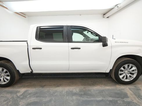 Used 2020 Chevrolet Silverado 1500 Custom w/ Custom Value Package image 10