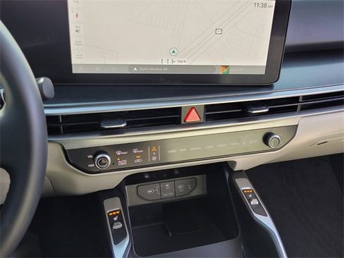 Used 2025 Kia Sorento EX w/ Panoramic Sunroof Package image 19