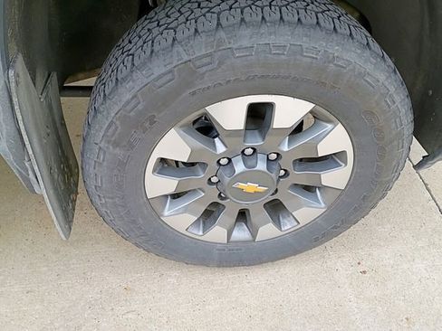 Used 2024 Chevrolet Silverado 2500 LTZ w/ LTZ Convenience Package image 18