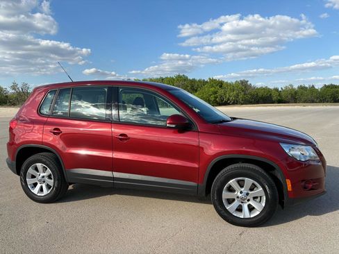 Used 2010 Volkswagen Tiguan S FWD image 62